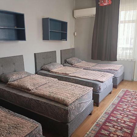 Zafer Hostel Konya Bagian luar foto