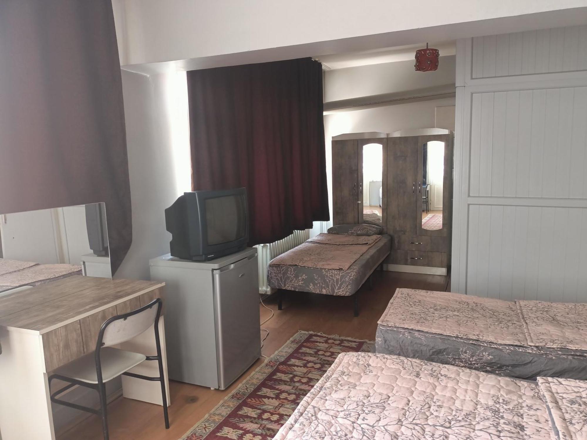 Zafer Hostel Konya Bagian luar foto