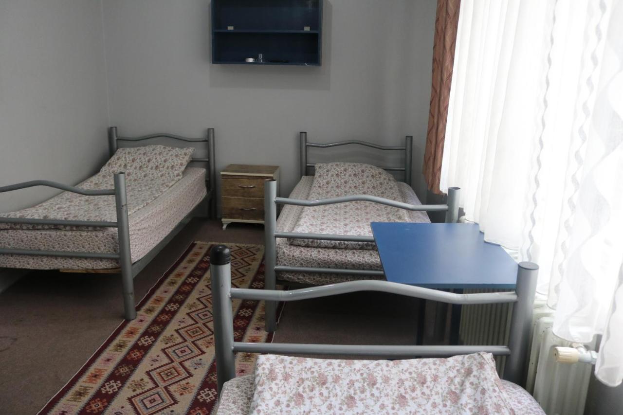 Zafer Hostel Konya Bagian luar foto