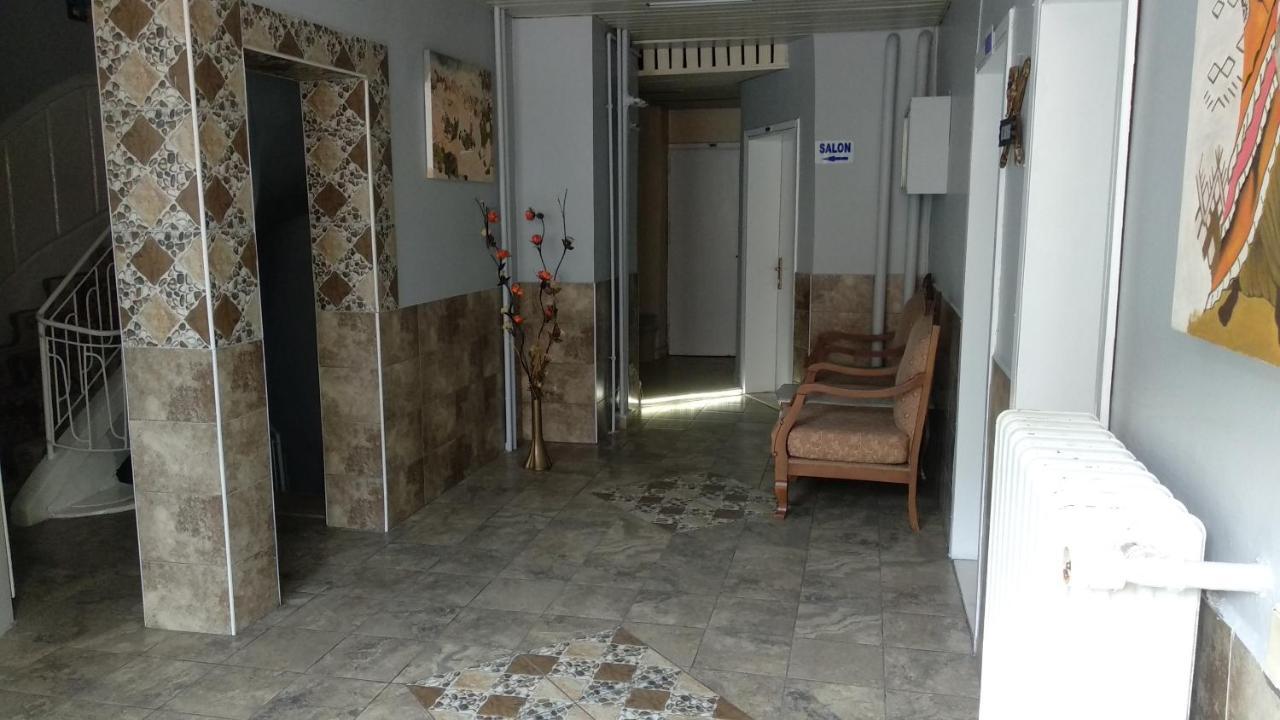 Zafer Hostel Konya Bagian luar foto